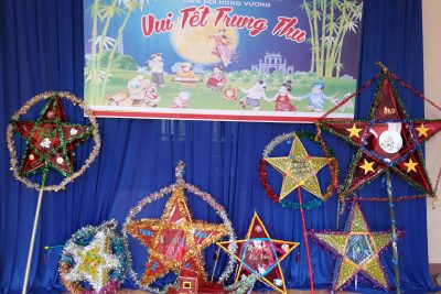 NGÀY 24/9/2018 (TỨC 15/8 AL) TRƯỜNG THCS HÙNG VƯƠNG TỔ CHỨC VUI TẾT TRUNG THU CHO CÁC EM HỌC SINH TẠI NHÀ TRƯỜNG