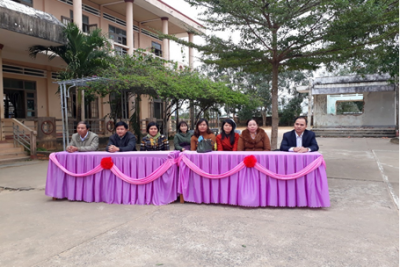 TUYÊN TRUYỀN VỀ ATGT TẠI TRƯỜNG THCS HÙNG VƯƠNG (Chiều thứ 2, ngày 15 tháng 01 năm 2018)