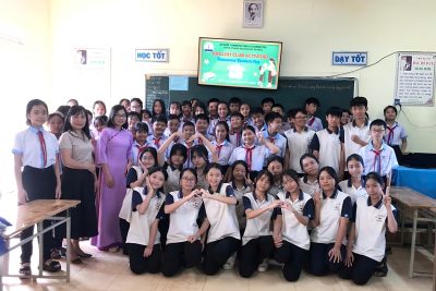 Sinh hoạt Câu lạc bộ Tiếng Anh khối 6, 8 – Chủ điểm “My school – my beloved teachers”
